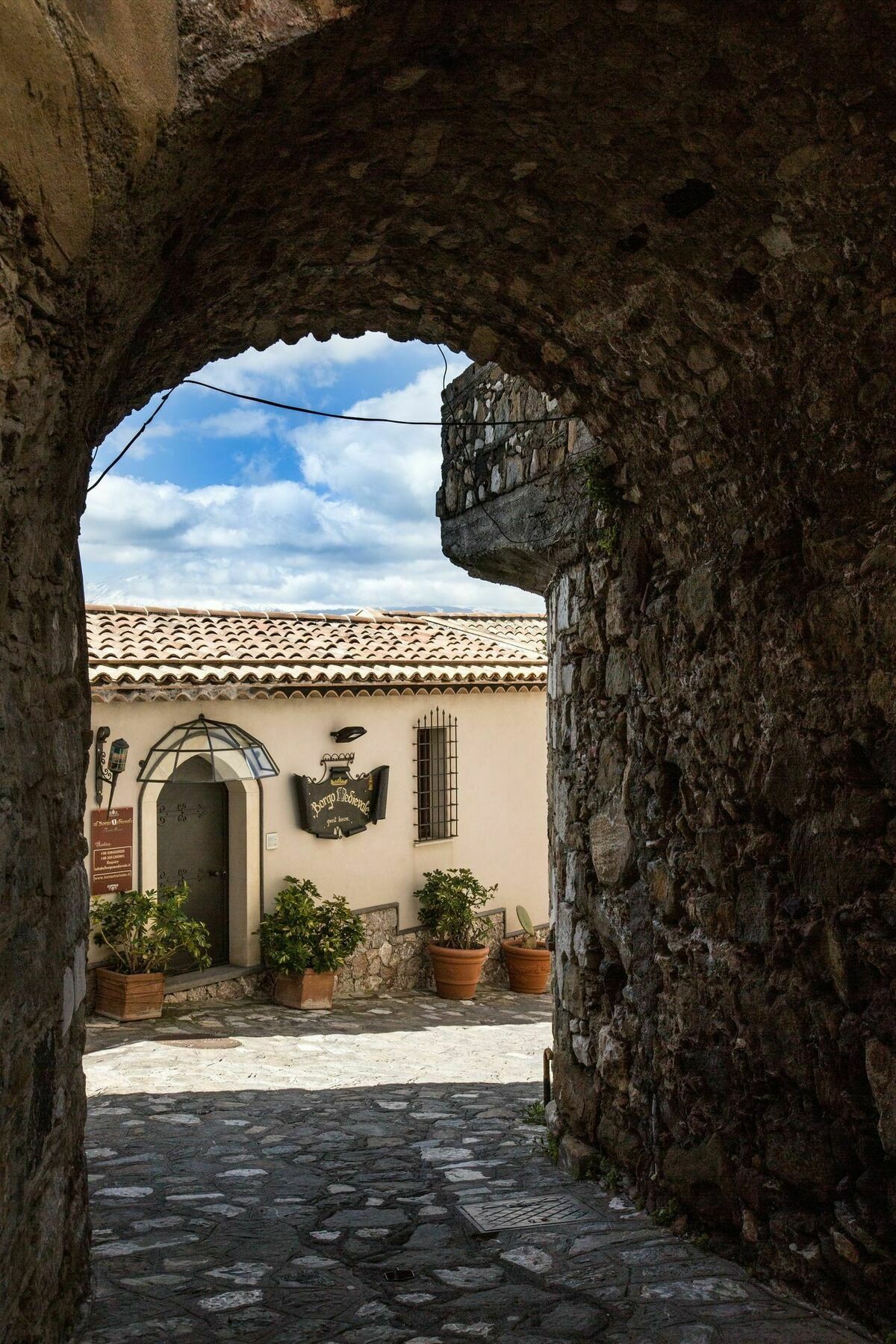 Borgo Medievale Castelmola Esterno foto
